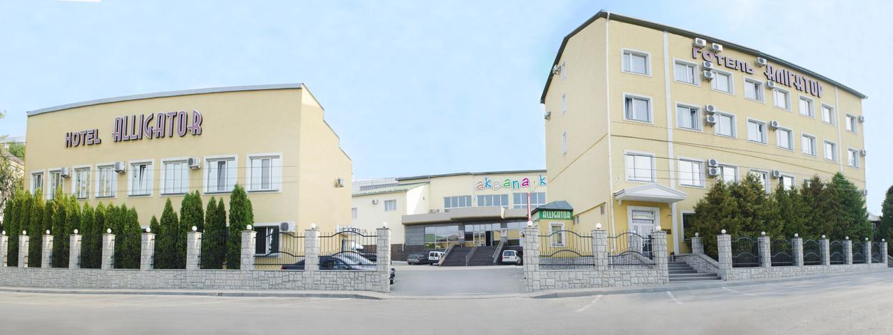 Hotel Aquapark Alligator Ternopil Exterior foto