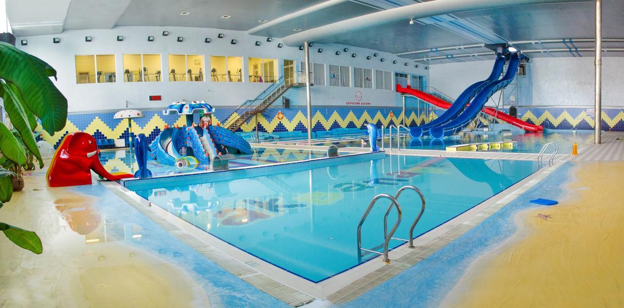 Hotel Aquapark Alligator Ternopil Exterior foto